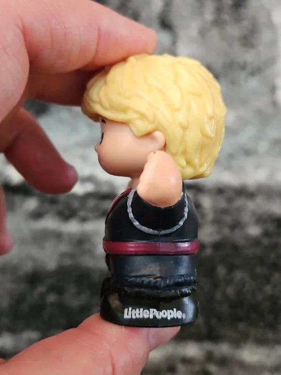 Fisher-Price Little People Kristoff figure inspired by Disney's Frozen - Picture 2 of 7